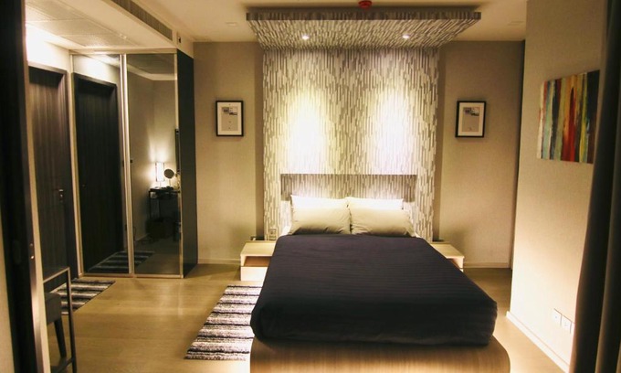 Khlong Toei Nuea Apartment | Luxurious & Romantic in the Heart of BKK. MRT/BTS!