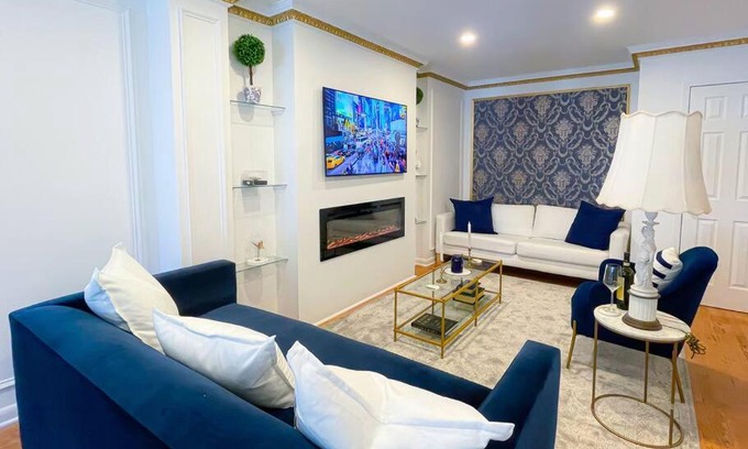 Queens Apartment | Luxurious Room near LaGuardia & JFK