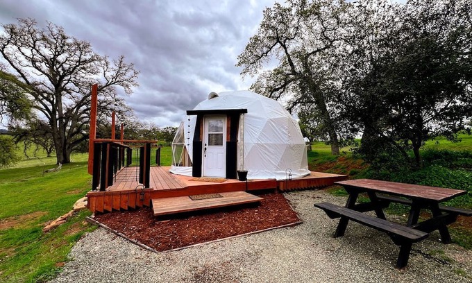 Wheatland RV Rental | Luxurious Rustic Dome with Private Deck and Picnic Table in California