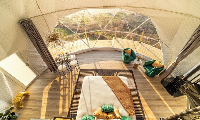 Smithville House | Luxurious Stargazer Dome Retreat in Stunning Nature