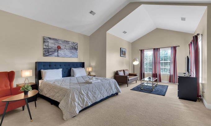 Ashburn House | Luxurious Stylish 5BD+Office/13Mins IAD Airport