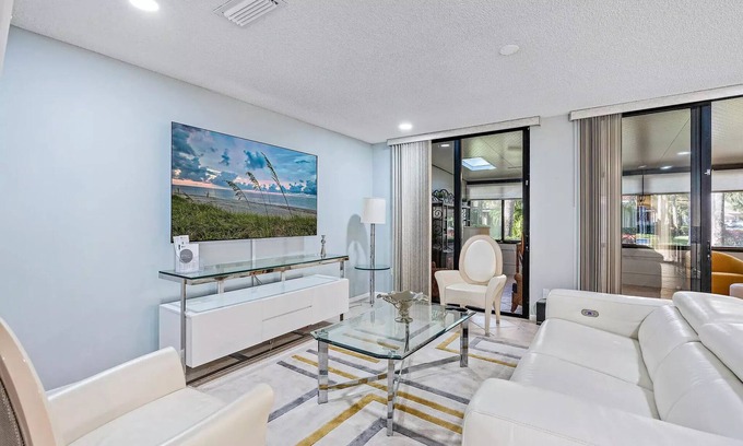 Hunt Club House | 🏡 Luxurious Townhome for Rent in Palm Beach Gardens, Floridan