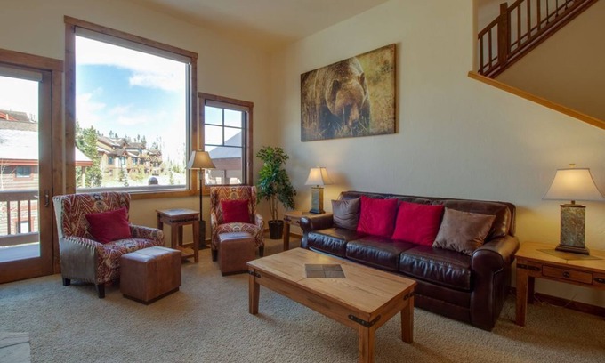 Bear Crossing House | Luxurious Town home with mountain views, private decks and spacious floor plan