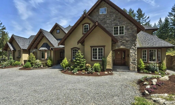 Victoria House | Luxurious Treetop Suite on the outskirts of the city