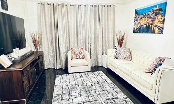 Lindbergh Condo | Luxurious Unit near Lenox