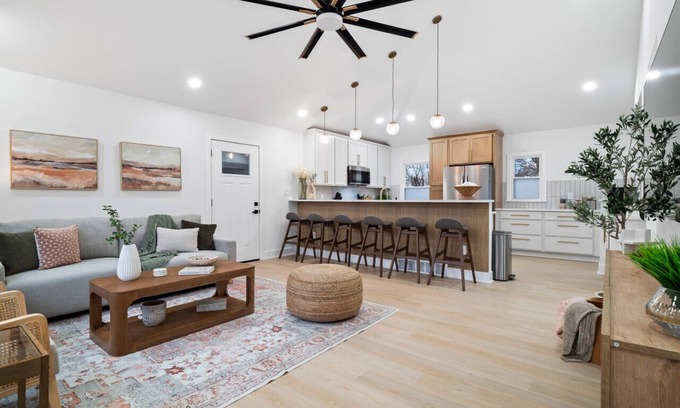 Beachwood Apartment | Luxurious Retreat with Sauna & Modern Design
