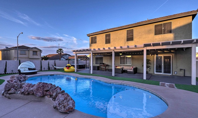 McCullough Hills House | Luxurious Vegas Digs: Hot Tub, BBQ, Cabana & More!