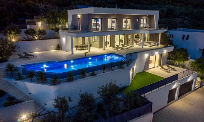 Omis Villa | Luxurious Villa ADA with hot tub, sauna, gym, infinity pool, sea views!
