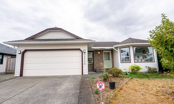 Townline Hill House | Luxurious villa