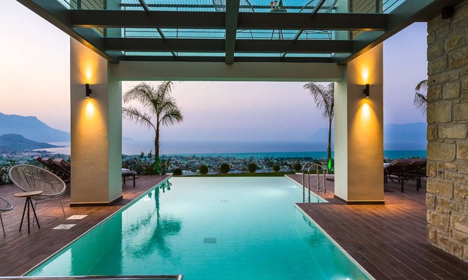 Kissamos Villa | Luxurious villa Emilia with amazing view