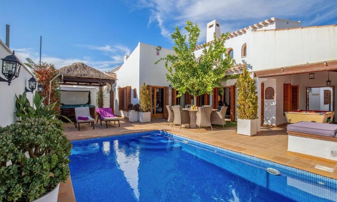 Caserio Los Tarquinos Villa | Luxurious Villa in Baos y Mendigo, Spain - Perfect for Families and Groups