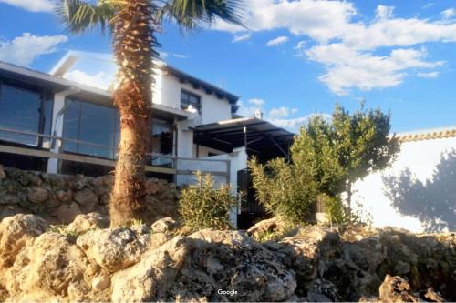 Loja Villa | Luxurious Villa in Loja with pool