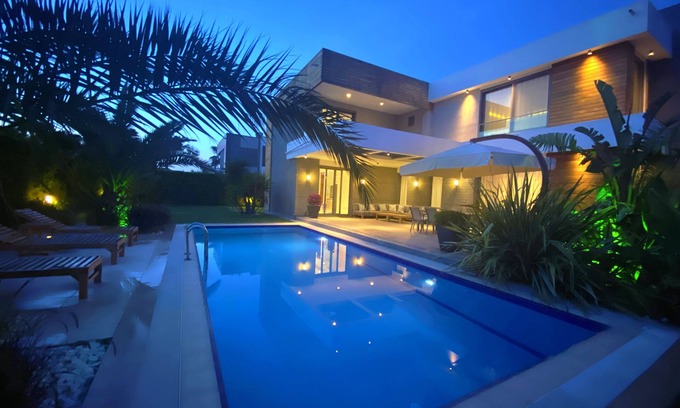Cesme Villa | Luxurious Villa in Mamurbaba - Privatepool - 800sqm Garden - 5min from Beach!
