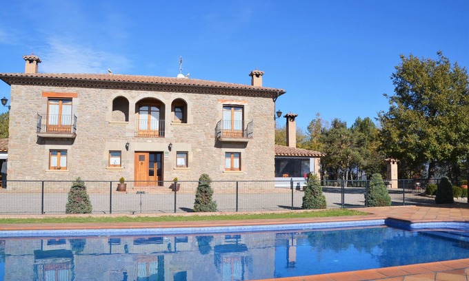 Olost House | Luxurious villa of high standard with room for 20 persons. Large garden & pool