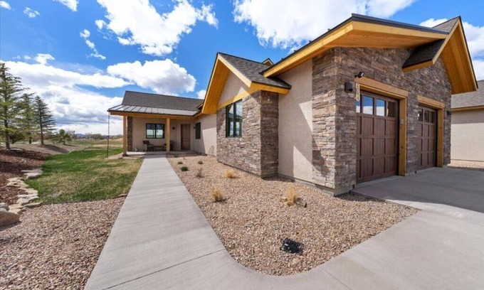 Montrose Villa | Luxurious Villa on Bridges golf course, only an hour from Telluride