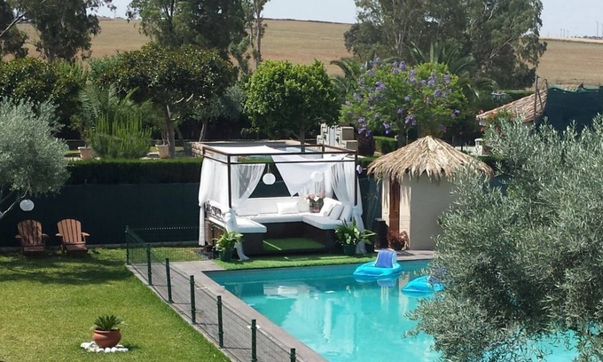 Montequinto Ski Chalet | Luxurious villa. Private pool & tennis courts. Subway