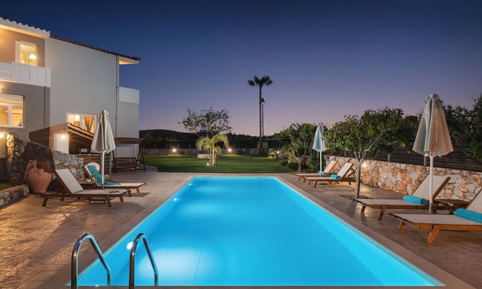 Skoutelonas Villa | Luxurious villa + private pool. A memorable stay!