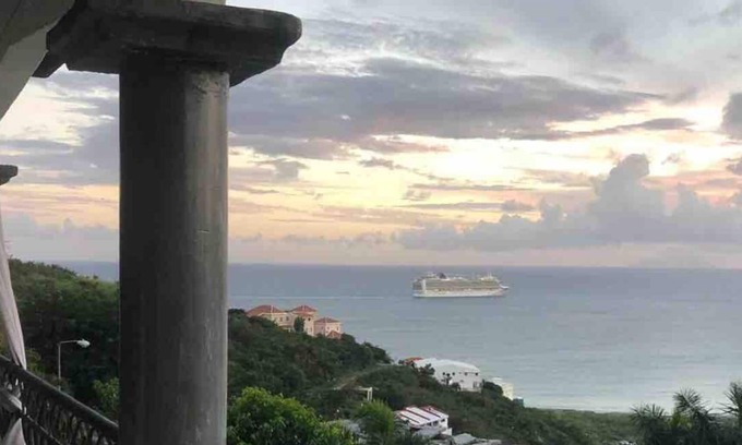 Belair House | Luxurious villa with a limitless ocean view & private pool. Instagram: villa pi
