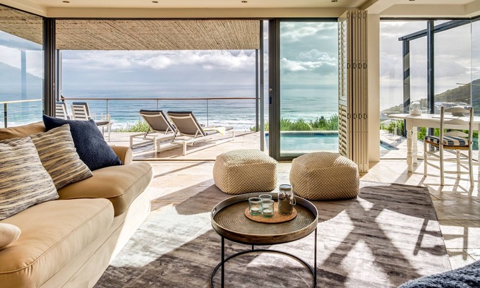 Cape Peninsula Villa | Luxurious villa with spectacular ocean views | with pool and solar power