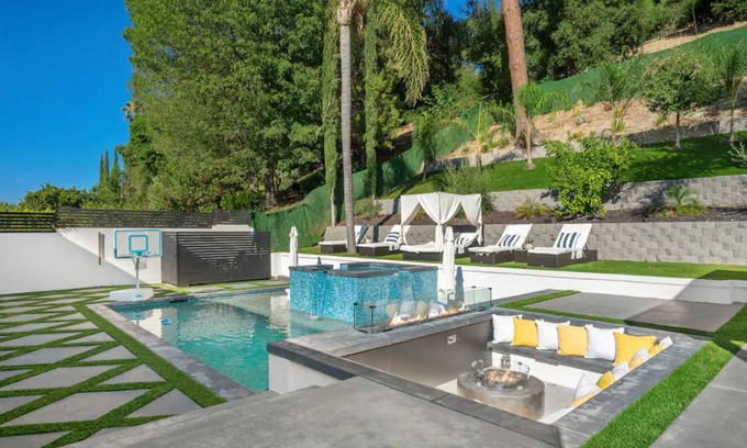 Woodland Hills House | Luxurious Villa, Woodland Hills
