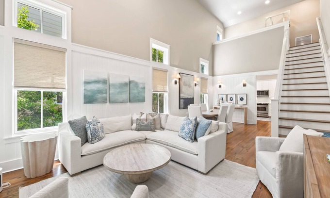 Cottage District House | Luxurious WaterColor House Minutes From Seaside and the Beach!