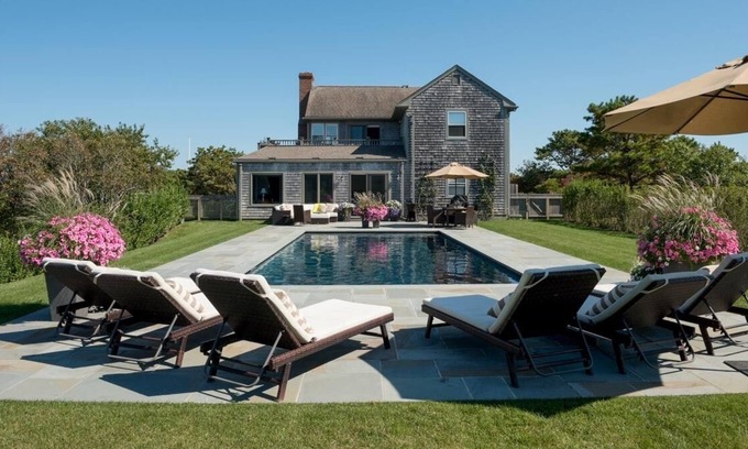 Dionis House | Luxurious with Pool and walking distance to beach in sought after Dionis.