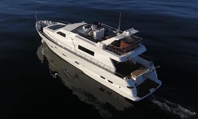 Kungsholmen Boat Rental | Luxurious Yacht