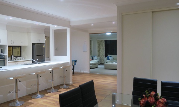 Sea Lake House | Luxuriously Appointed, Spacious and Private. Just 5 Minutes From Lake Tyrrell