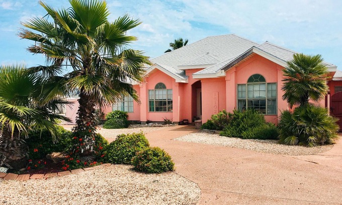 Corpus Christi House | Luxuriously furnished Padre Island Home