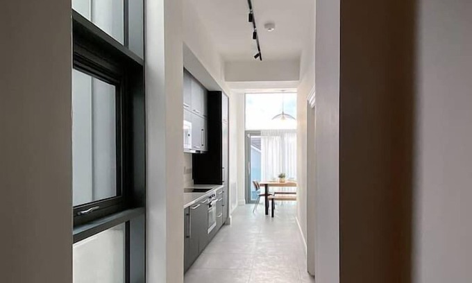 Portobello Condo | Luxuriously large period D2 property of character