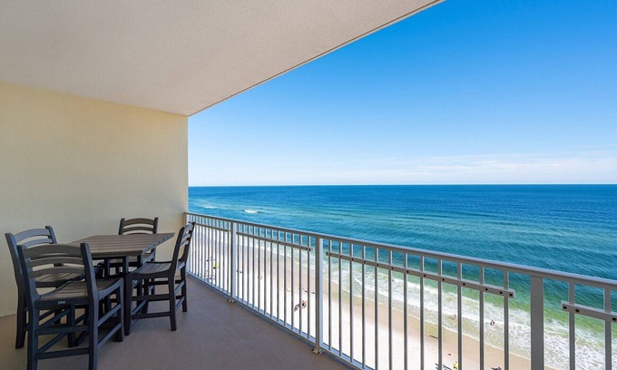 Ono Island Condo | Luxuriously renovated! 2BR/2BA Western Sunset Corner+2 King Beds! Sleeps 6.