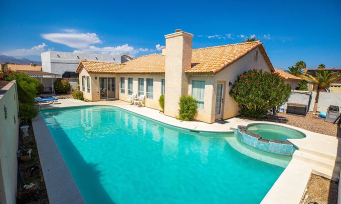North Las Vegas House | Luxury 1.9 SQ FT House, With Huge 46 FT Pool & Hot SPA