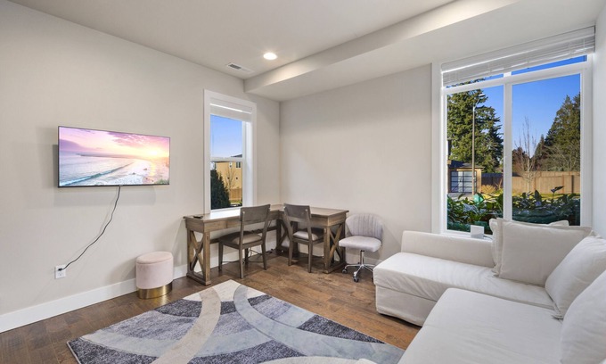 West Ridge House | Luxury 1-Bedroom guest suite with private entrance