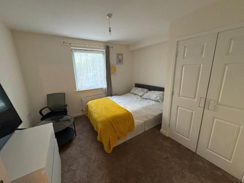 South Norwood Apartment | Luxury 1 Bedroom Urban Retreat with Private Balcony, Moments from Norwood Station & Crystal Palace FC