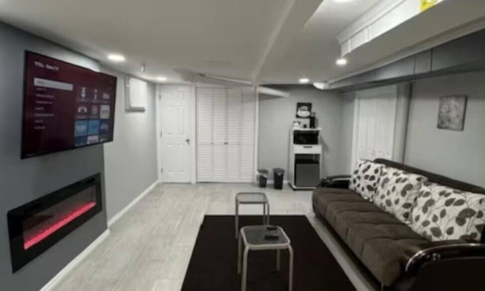 North Valley Stream House | Luxury 1 bedroom house with AC WiFi private entrance in a wonderful neighborhood