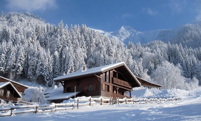 Les Contamines-Montjoie Ski Chalet | Luxury 10 Person Chalet Near Slopes in Les Contamines