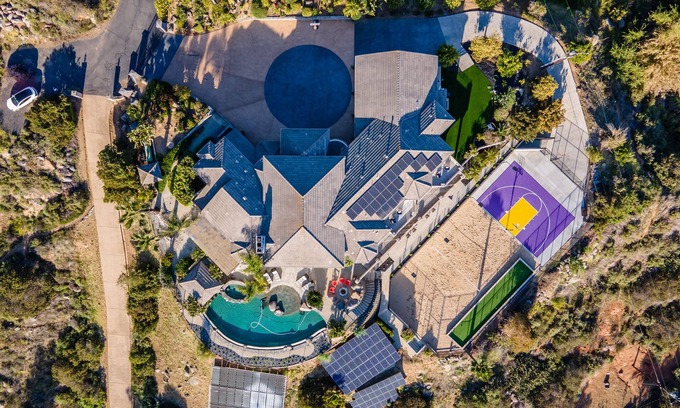 Lake Hodges House | LUXURY 10,000 Sq FT DREAM HOME: MOVIE THEATER/POOL/GAME RM/VOLLEYBALL/BASKETBALL