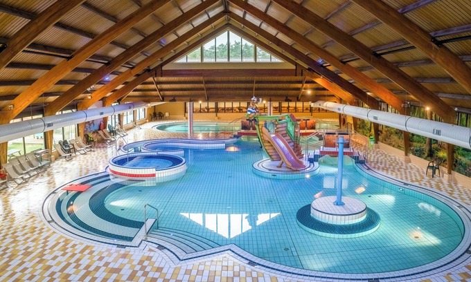 Eerbeek House | Luxury 10-person bungalow in the holiday park Landal Coldenhove