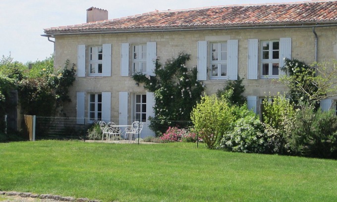Coivert House | Luxury 18th C renovated stone house with heated swimming pool in countryside