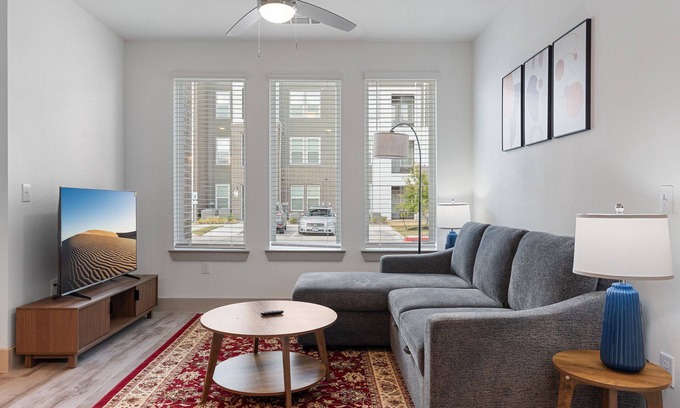 Stony Ridge North Apartment | Luxury 1BD/1BA Next to Airport 9068
