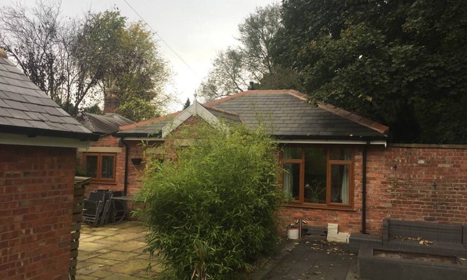 Prestwich Cottage | Luxury 1bedroom Lodge in Prestwich