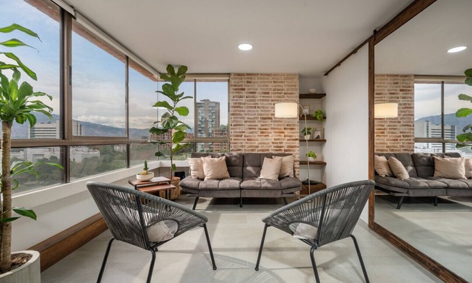 La Aguacatala Apartment | Luxury 1BR Apartment near Oviedo with AC