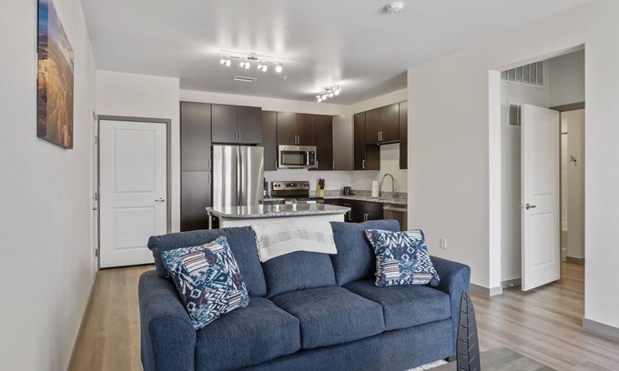 Broomfield Apartment | Luxury 1BR Near UCHealth