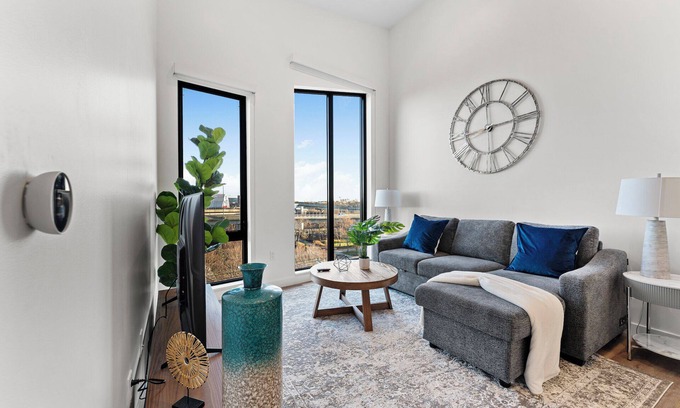 East Boston Apartment | Luxury 1BR Next to Airport 1932