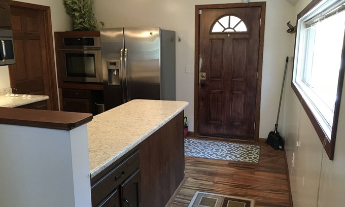 North End House | Luxury 2 Bed 1.5 Bath Jacuzzi, Gym n7dollar Uber From Excel