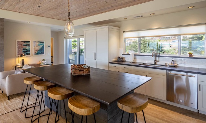 Shell Beach Condo | Luxury 2 Bed/2 Bath Penthouse in Shell Beach, Overlooking the Coast with.