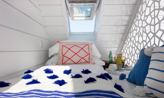 Gwithian Ski Chalet | Luxury 2 Bed Beach House - Hot Tub, Sauna, Next to Beach