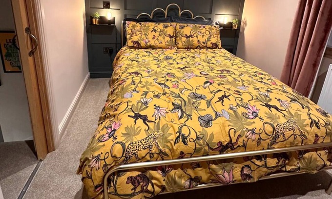 Melbourne House | Luxury 2 bed cottage in the centre of Melbourne