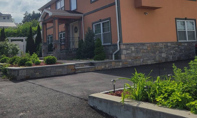 Waterbury Apartment | Luxury 2 Bedroom 2 Bathroom Apt w/ Fireplace