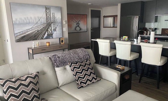 Connaught Condo | Luxury 2 bedroom, 2 bath condo in the beautiful west end of downtown Calgary.